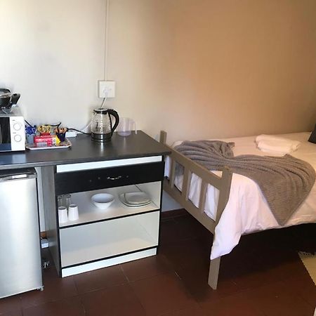 Urbanlife Keetmanshoop Accommodation מראה חיצוני תמונה