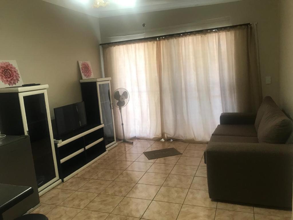 Urbanlife Keetmanshoop Accommodation מראה חיצוני תמונה