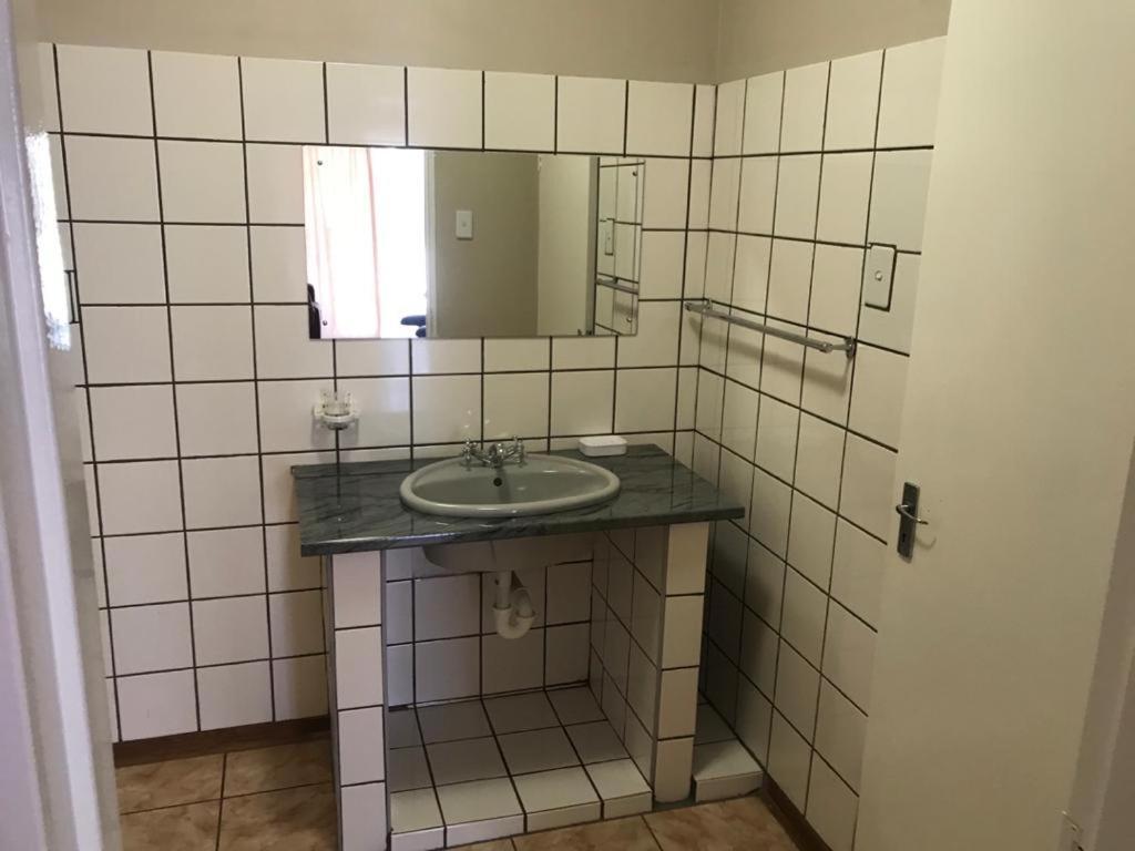 Urbanlife Keetmanshoop Accommodation מראה חיצוני תמונה