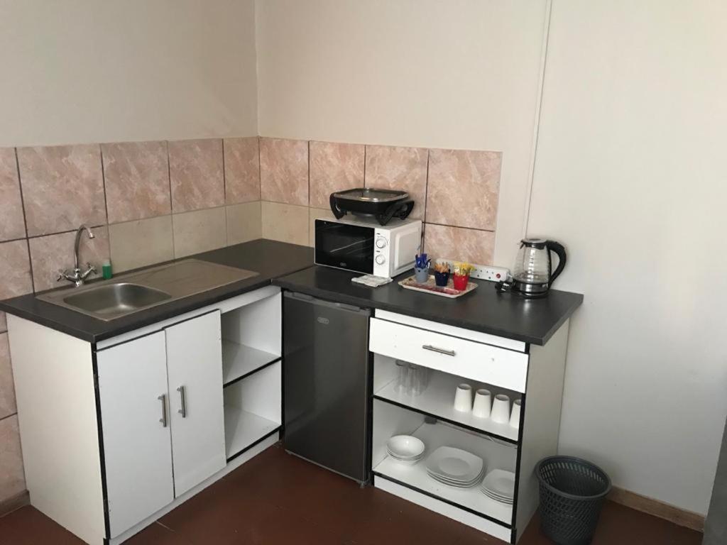 Urbanlife Keetmanshoop Accommodation מראה חיצוני תמונה