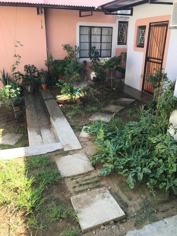 Urbanlife Keetmanshoop Accommodation מראה חיצוני תמונה