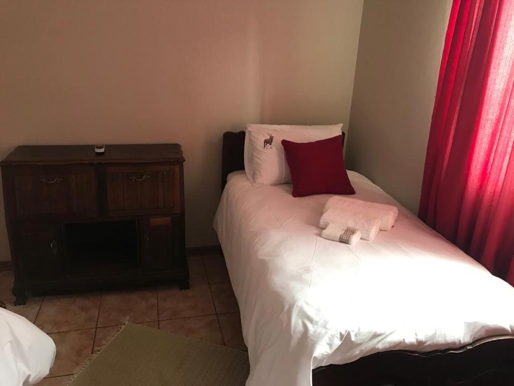 Urbanlife Keetmanshoop Accommodation מראה חיצוני תמונה
